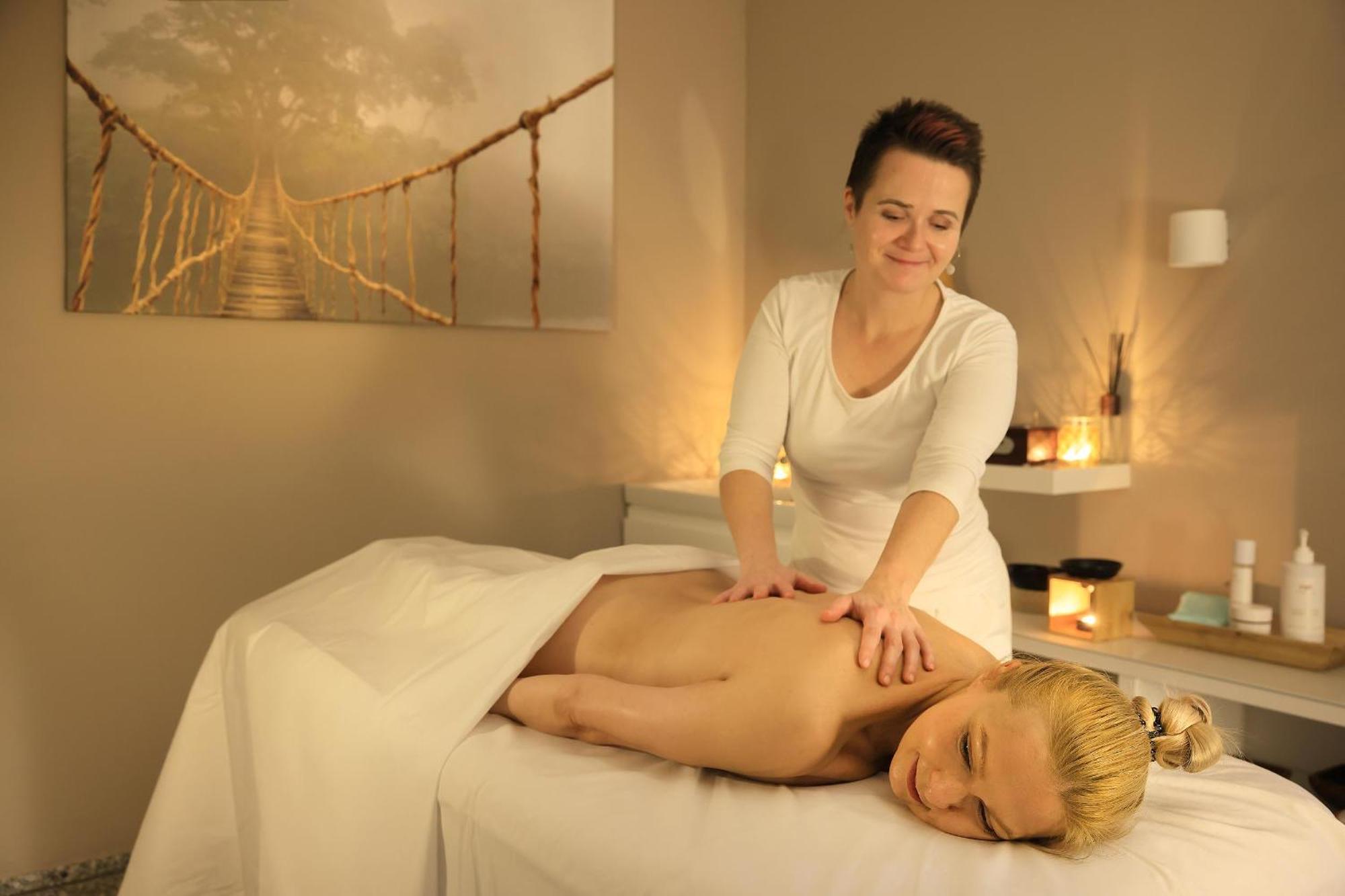 Omnia Hotel Relax & Wellness 扬斯凯拉兹涅 外观 照片