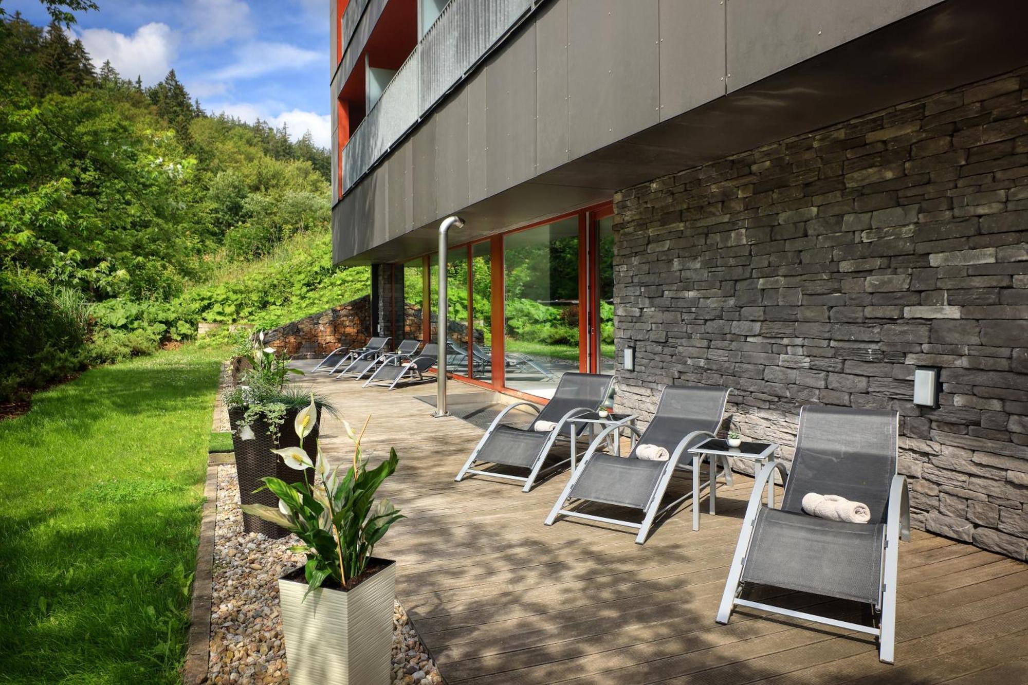 Omnia Hotel Relax & Wellness 扬斯凯拉兹涅 外观 照片